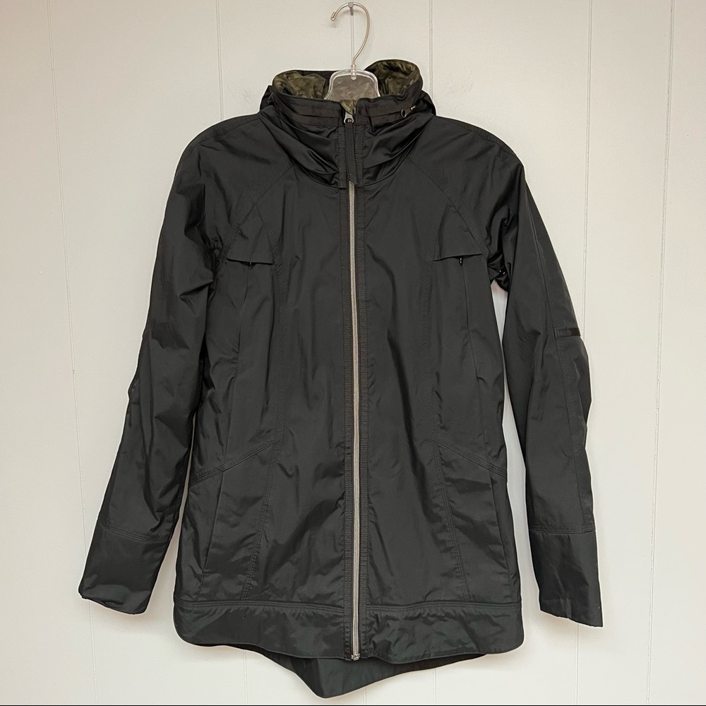 Lululemon Women's Jacket Fo Drizzle Rain Jacket Black Camo Hooded